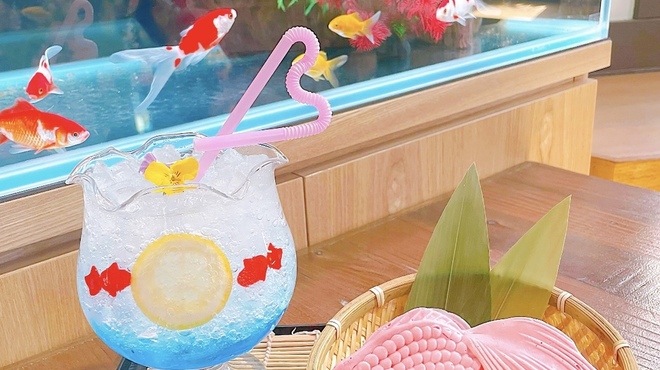 カフェ&ダイニングバー 金魚亭 - メイン写真: