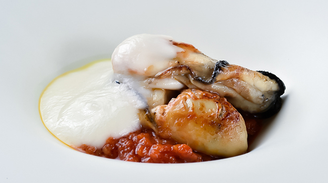 メルモーゾ ダ ドロカワ - 料理写真:昆布締めした牡蠣のソテー　ギアラのアラビアータ　と新玉ねぎのピュレ