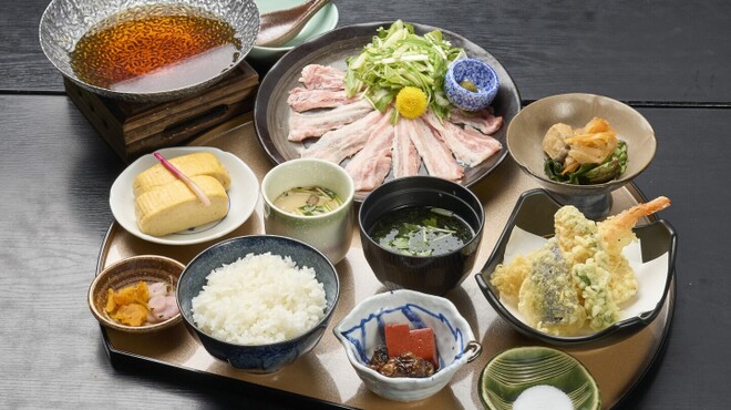 本格炭火焼うなぎ 近江牛 沙羅 - メイン写真: