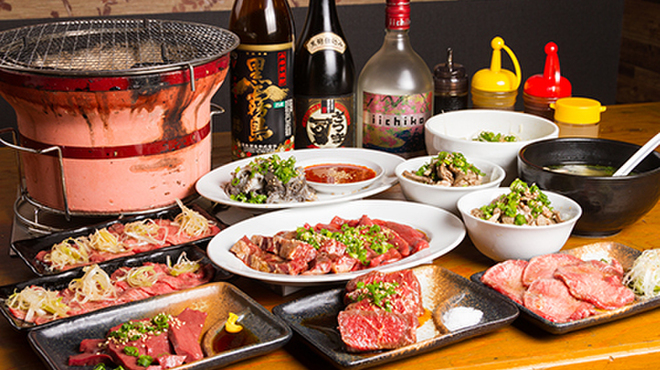 炭火焼肉スーパーホルモン - メイン写真: