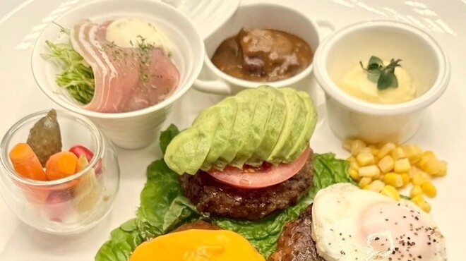 加藤牛肉店シブツウ - 料理写真:黒毛和牛ハンバーグランチ