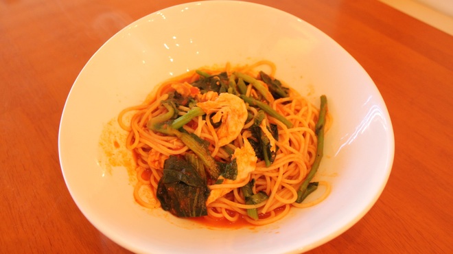 ランチ＆バー 花菜 - 料理写真:菜の花と蒸し鶏のトマトソース