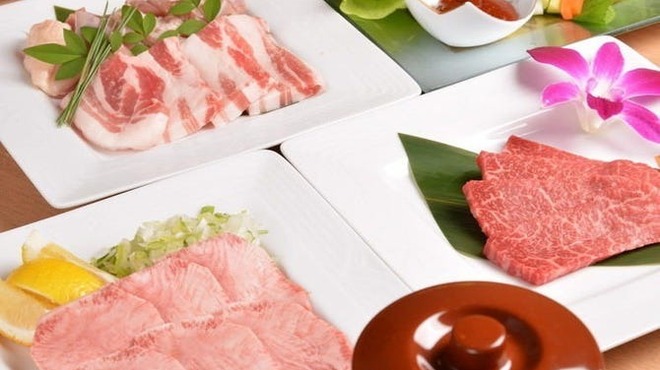 焼肉 梨久 - メイン写真: