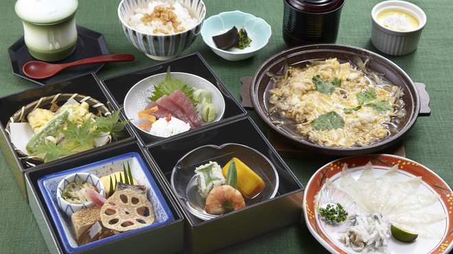 下関春帆楼 - 料理写真:鱧弁当（5月～8月）