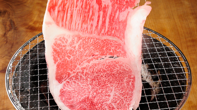 炭火焼肉リバティ - メイン写真:
