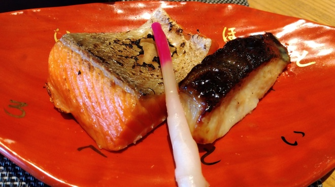 和食 からまつ - 料理写真:焼魚は別盛です