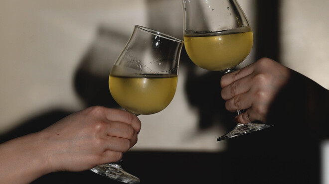 カフェ シャルボン - ドリンク写真:ソムリエ厳選ワイン