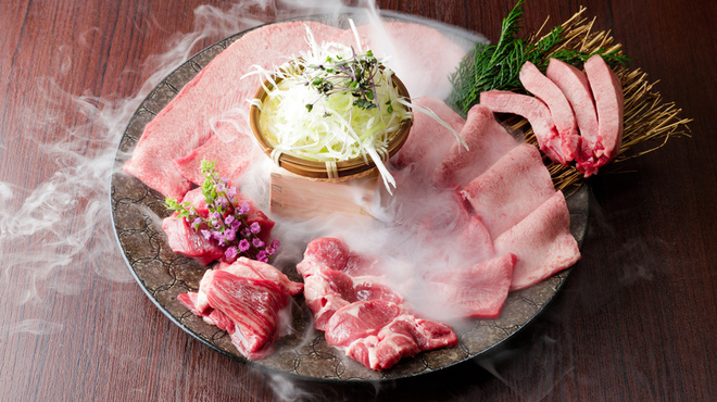 本町肉倶楽部 tongue be - メイン写真: