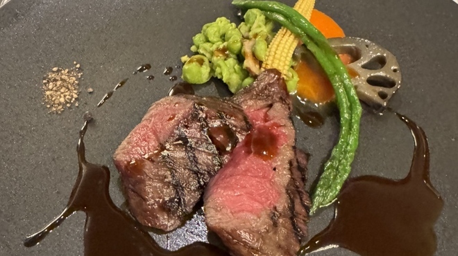 THE GRAND 47 - 料理写真:お肉レア
