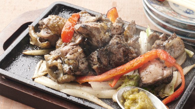 焼鳥と釜飯 ごっちん - 料理写真:黒ノさつま鶏もも籠炙り