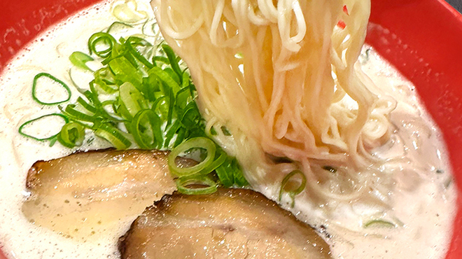 泡系しおとんこつラーメン べらしお - 料理写真: