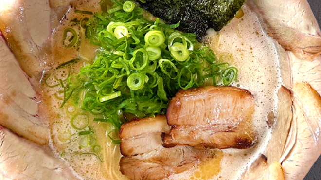 泡系しおとんこつラーメン べらしお - 料理写真: