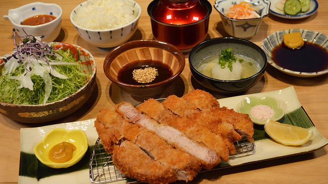 光琳 - 料理写真:特選ロースとんかつ御膳