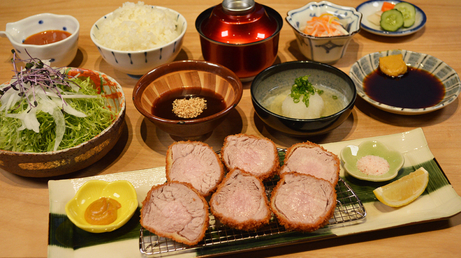 光琳 - 料理写真:特選ヒレとんかつ御膳