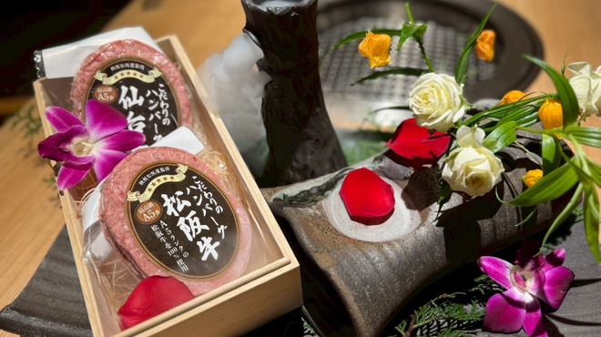 よきにくや - 料理写真:手土産ハンバーグ