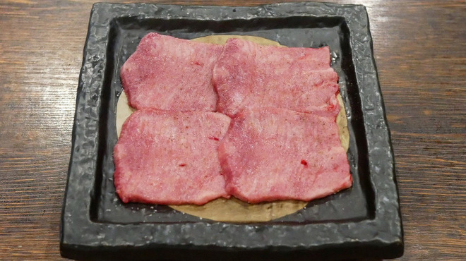 焼肉 三日月 - メイン写真: