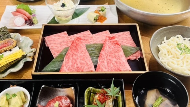 しゃぶしゃぶ　すき鍋　おもき - メイン写真: