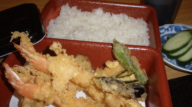 喜太八 - 料理写真:天丼の出前一例です　前日までにお申し付けください　2000円　外税