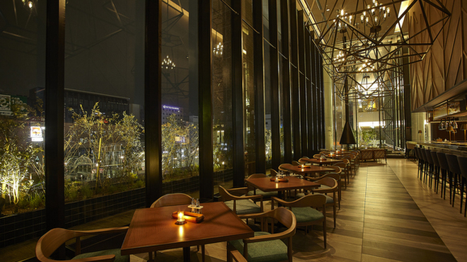 フォレストキッチン ウィズ アウトドア リビング - メイン写真: