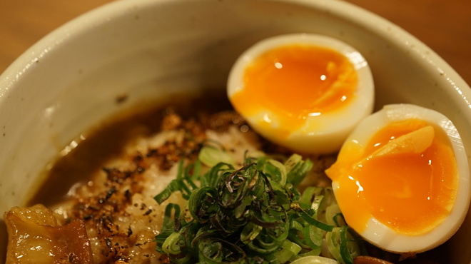 NOMURA SHOTEN - 料理写真:牛もつカレーうどん