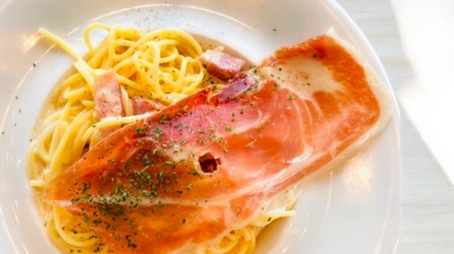 MOET&DINING - 料理写真:チーズたっぷり生ハムクリームパスタ