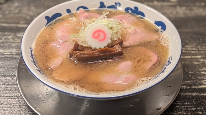 あいだや２ - 料理写真:香ばしい香りのチャーシュー麺