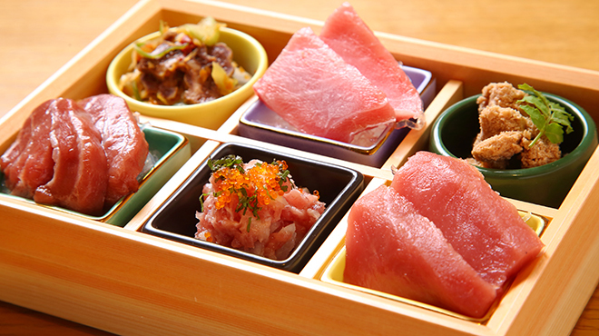 牛タンとマグロとクリスピー餃子 ひまわり［海］ - メイン写真: