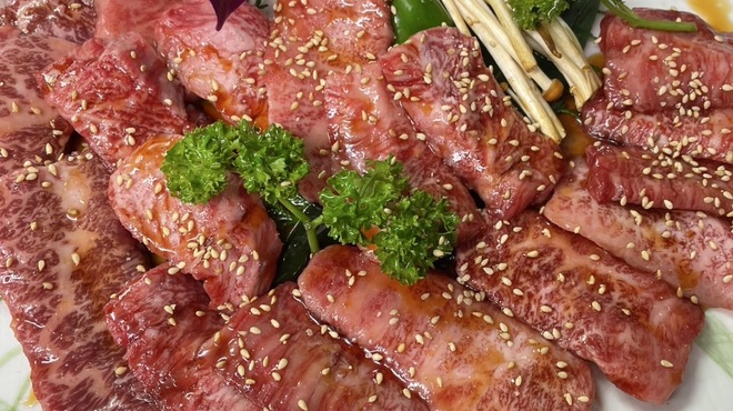 神戸牛炭火焼肉 いく田 - メイン写真: