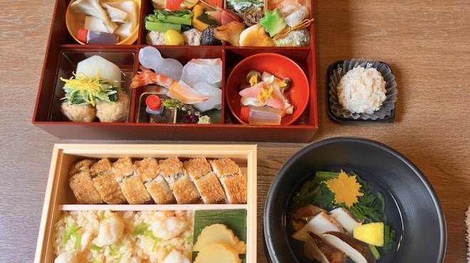日本料理 子孫 - その他写真:季節の持帰り御膳19,440円からご予算に応じてご用意いたします　３日前までに要予約