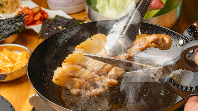 韓国酒場ラフバル - メイン写真: