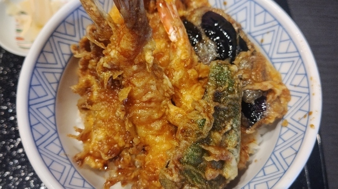 天ぷら創作和食 吟和 - 料理写真:本日の天丼¥1200