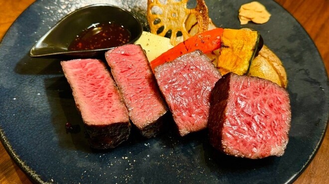 溶岩焼ダイニング Campus - メイン写真: