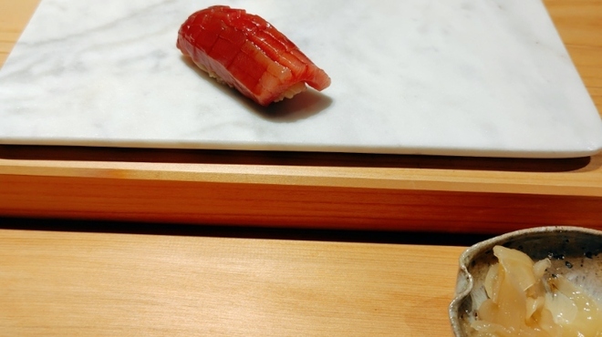 鮨 よし富 - 料理写真:漬けマグロ