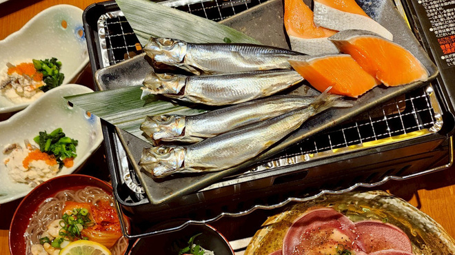 浜焼き 藁焼き 海鮮居酒屋 魚均 - メイン写真: