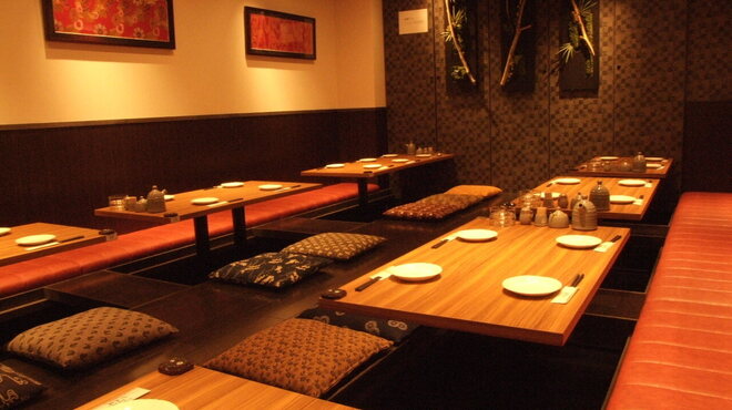 本格水炊きと博多もつ鍋 地鶏と九州料理 居酒屋 鳥邸 - メイン写真: