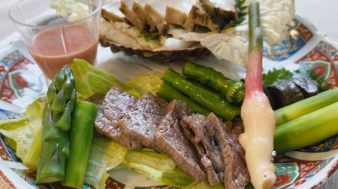 はも・天然ふぐ 銀座 福和 - 料理写真:蒸鮑と牛ヒレ肉