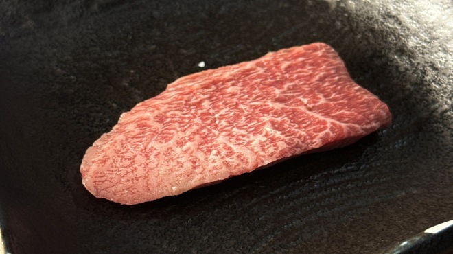 立喰い焼肉 治郎丸 - メイン写真: