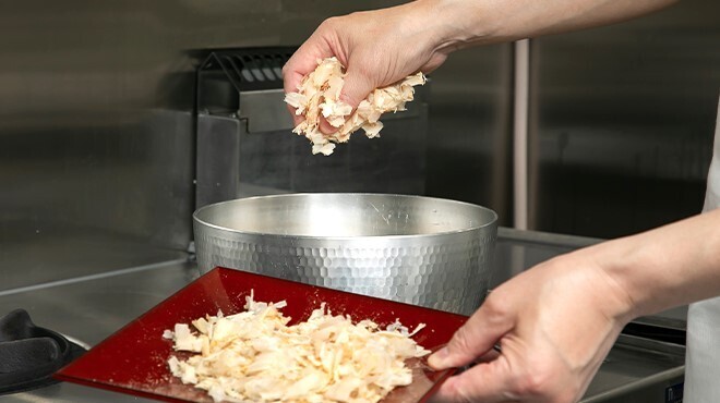 日本料理 嘉兆 - 料理写真:名物京都直送しび鮪節