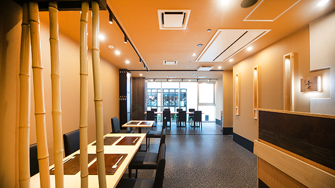 日本料理 嘉兆 - 内観写真:内観 テーブル