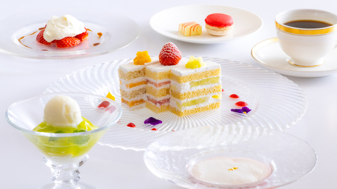 レストラン フォンタナ - 料理写真:【6/29限定】横塚シェフパティシエ就任記念 スイーツフルコース