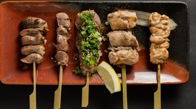 地どり炭火焼 鳥まる - メイン写真: