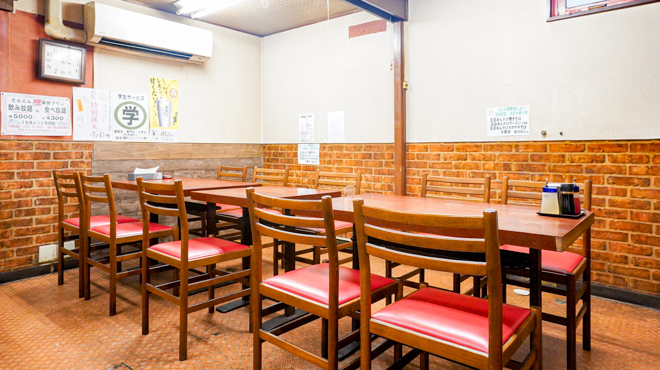 とんとん餃子 華苑飯店 - メイン写真: