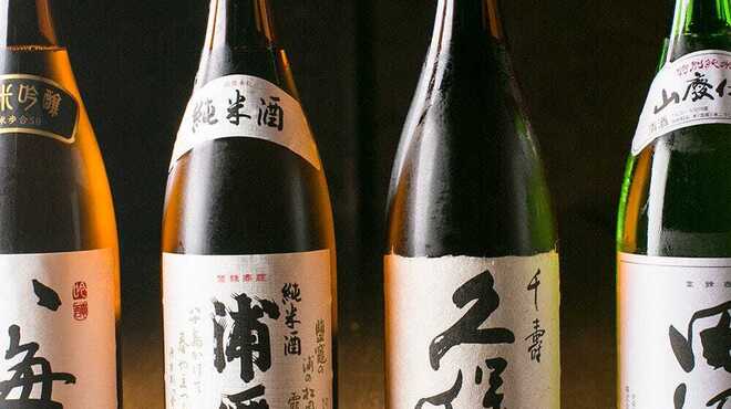 海鮮×日本酒 完全個室居酒屋 まぐろ奉行とかに代官 - ドリンク写真: