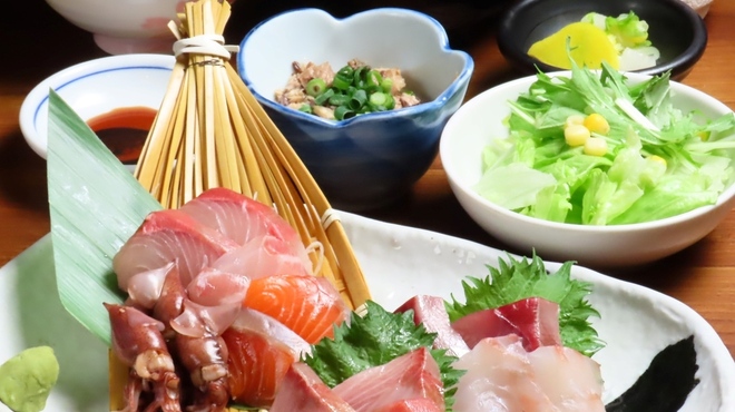 魚三四味家 - メイン写真: