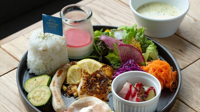 TRITON CAFE - メイン写真: