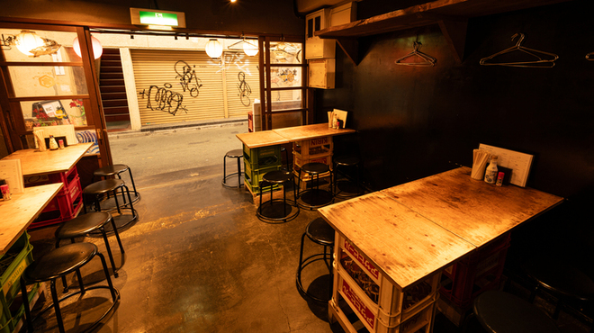 中落ち百円の居酒屋 まぐろんち - メイン写真: