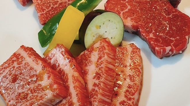 名物生タン焼肉エクボ - メイン写真: