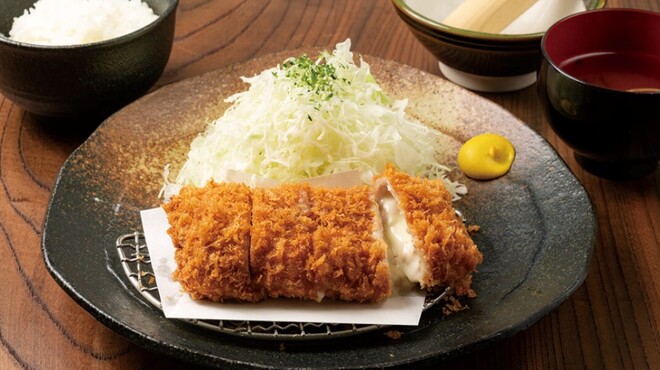 平田牧場 とんや - 料理写真:モッツァレラチーズ入りヒラボクカツ膳