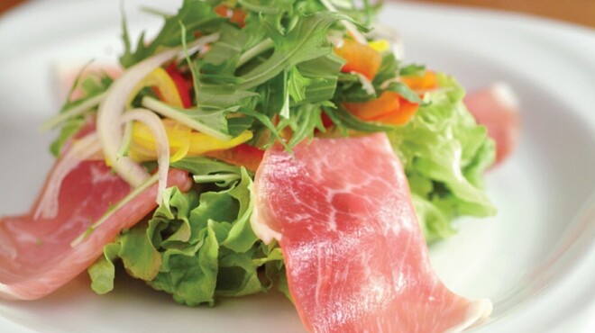 平田牧場 とんや - 料理写真:金華豚生ハムサラダ