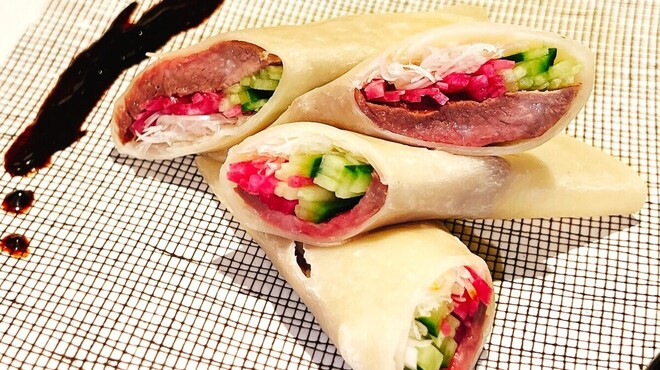 中国料理ベルビュー慶招樓 - 料理写真:黒毛和牛のクレープ包み